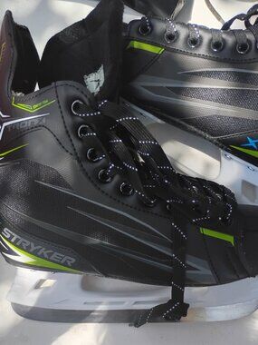 Stryker Ice Hockey Skates – Size 4D  (Youth/Adult Small)